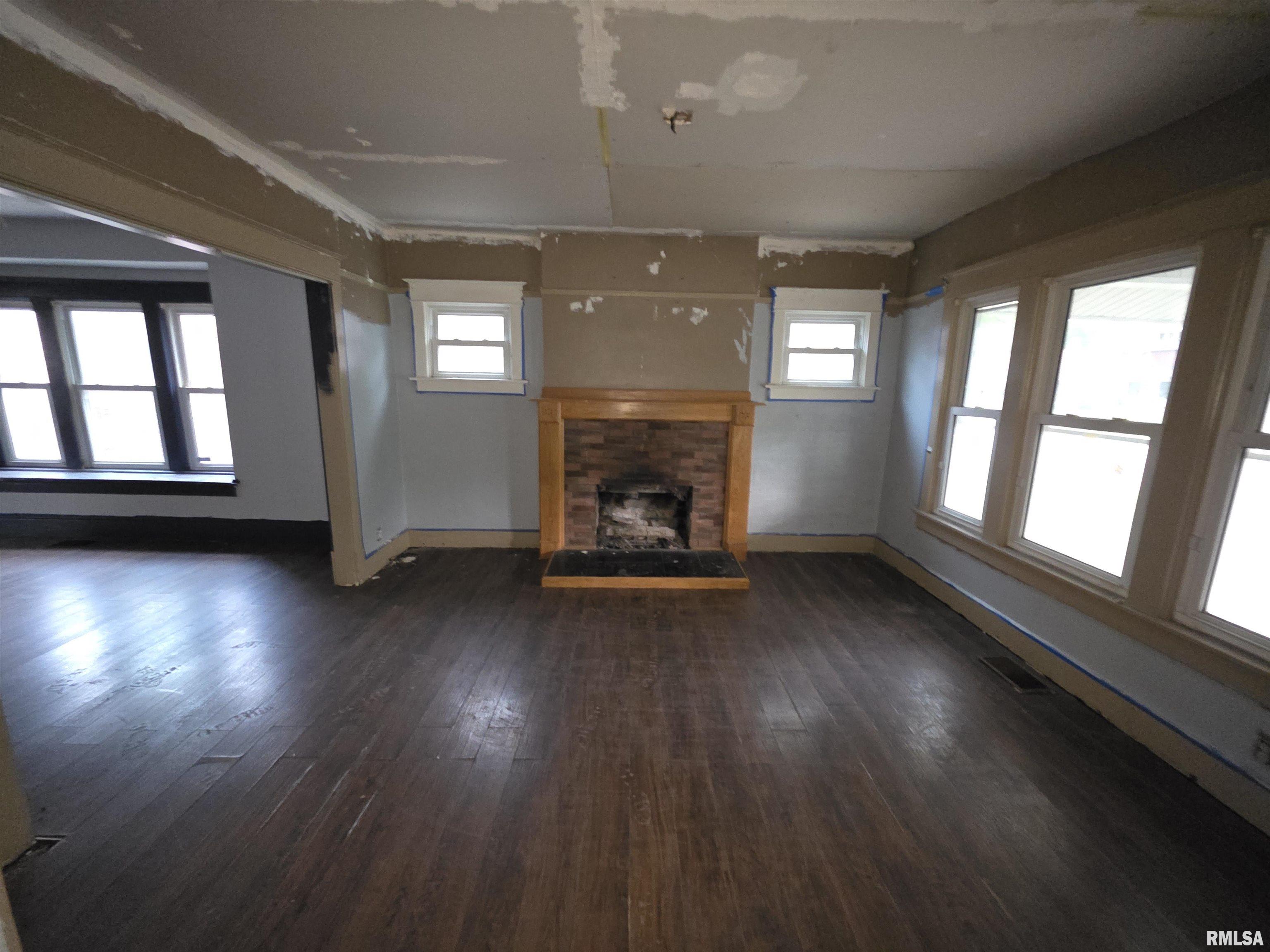 2040 South 5th Street Springfield, IL 62703 - Photo 8 of 28