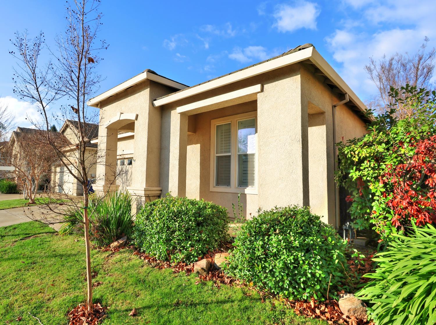 331 Unity Circle Sacramento, CA 95833 - Photo 74 of 77 a view of a house with a small yard