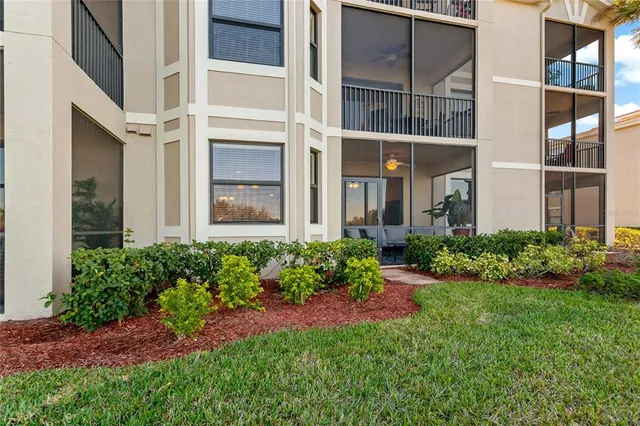 $2,150 | 7121 River Hammock Drive, Unit 102, Bradenton, FL 34212