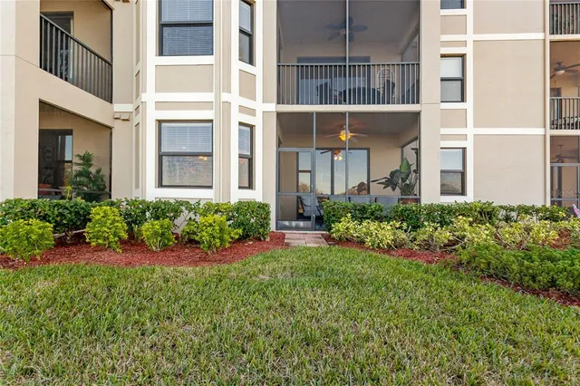 $2,150 | 7121 River Hammock Drive, Unit 102, Bradenton, FL 34212