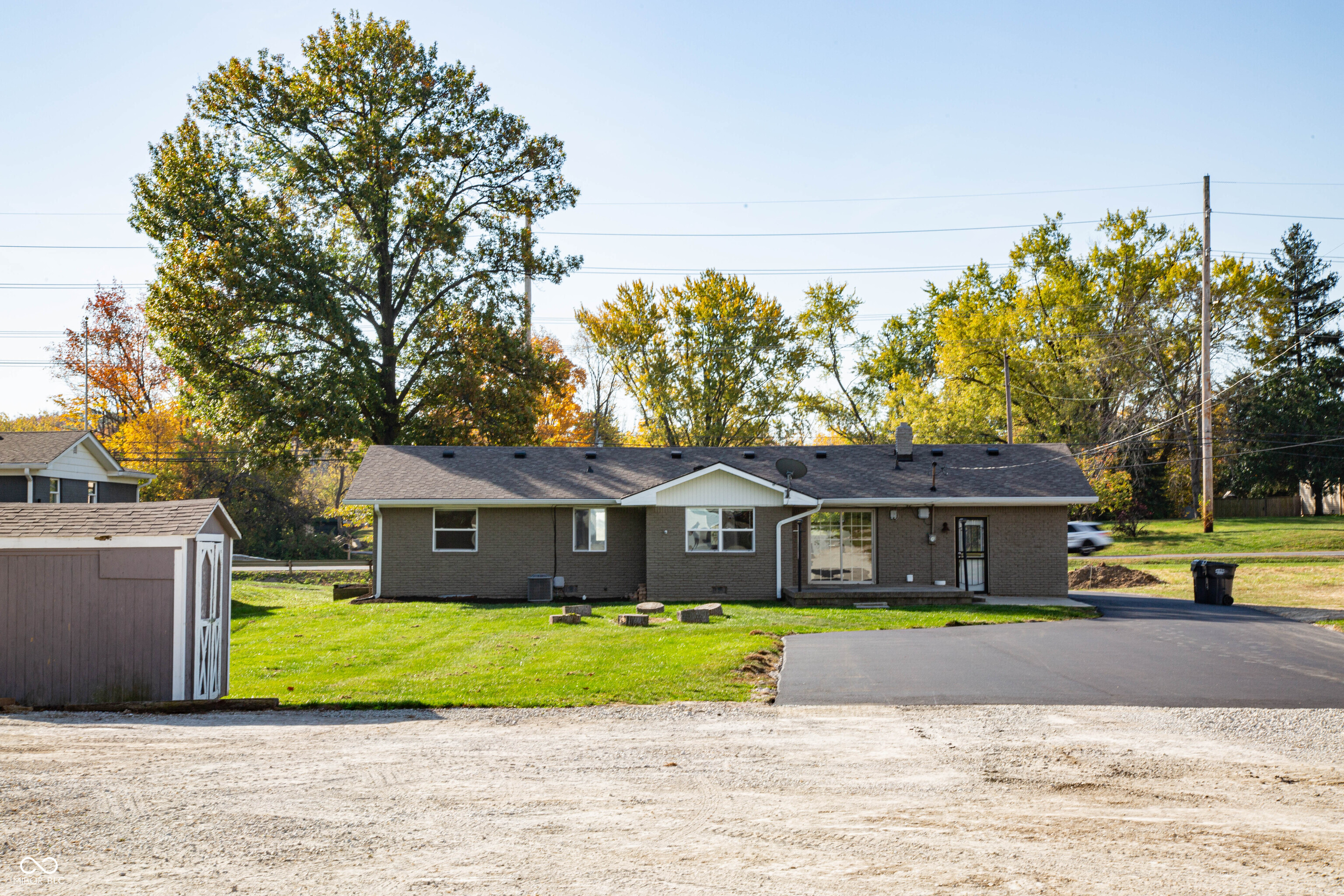 1566 West Smith Valley Road Greenwood, IN 46142 - Photo 19 of 29 Gallery Image 19