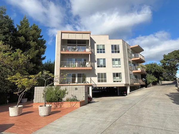 $899,000 | 30 Mounds Road, Unit 402, San Mateo, CA 94402