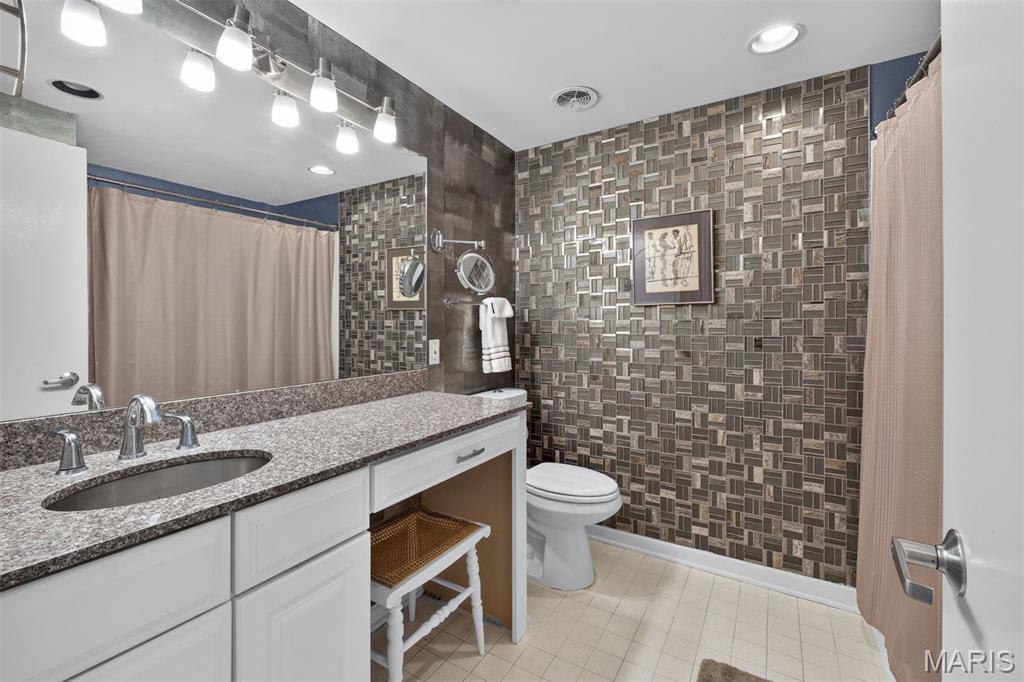 710 South Hanley Road, Unit 10A Clayton, MO 63105 - Photo 24 of 33