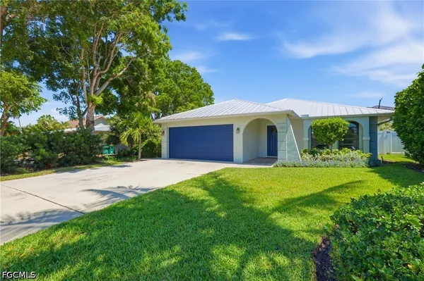 $5,000 | 521 102nd Avenue North, Naples, FL 34108