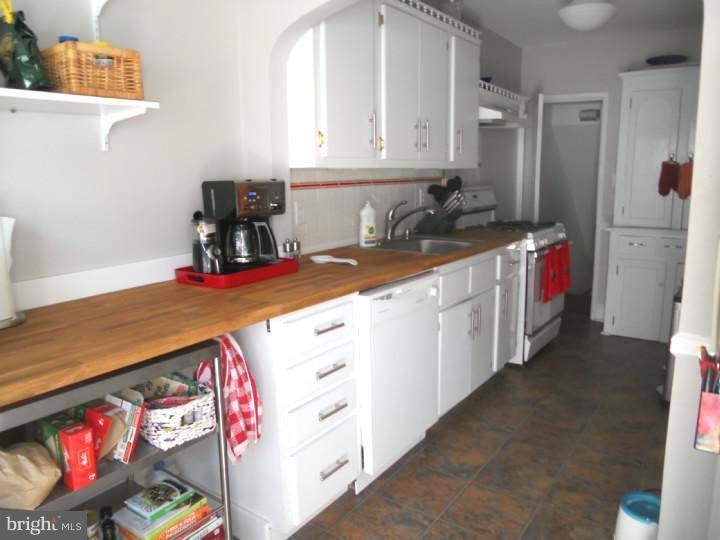 235 Harrogate Road Wynnewood, PA 19096 - Photo 8 of 25 Kitchen