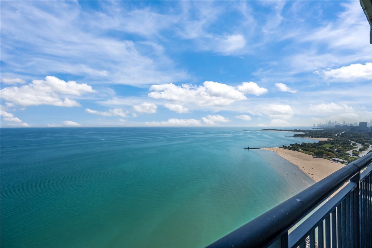 6007 North Sheridan Road, Unit 37B Chicago, IL 60660 - Photo 13 of 31 a view of a lake from a balcony
