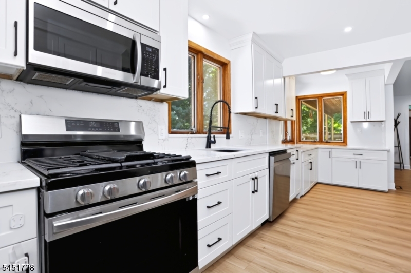 475 Westbrook Road Ringwood, NJ 07456 - Photo 12 of 45 Gallery Image 12