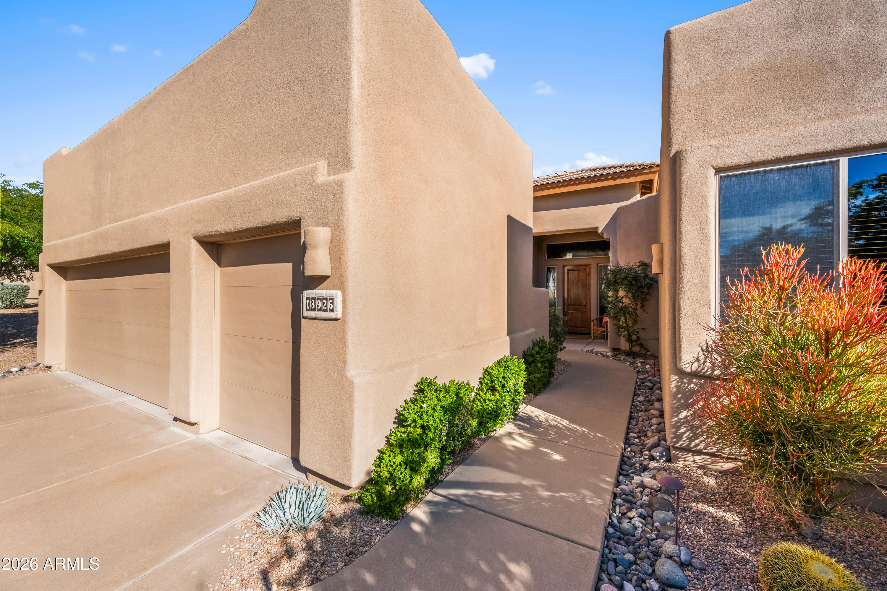 18926 East Quartz Way Rio Verde, AZ 85263 - Photo 6 of 44 Front walkway