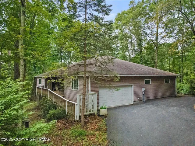 $440,500 | 125 Talon Drive, Tannersville, PA 18372