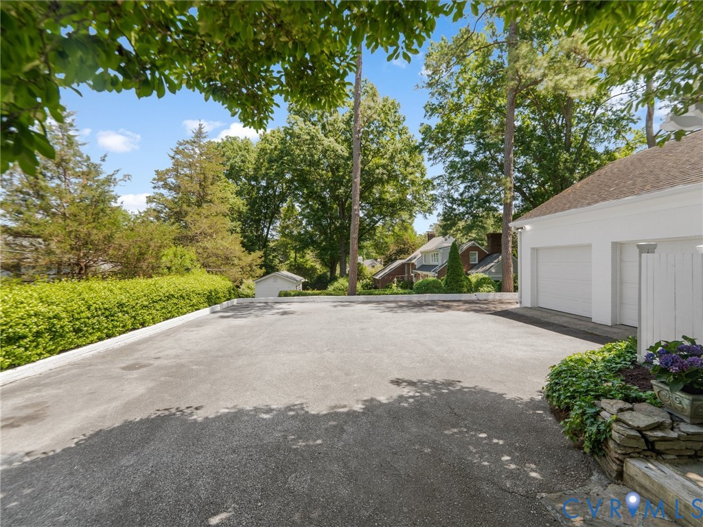 8704 River Road Henrico, VA 23229 - Photo 5 of 53