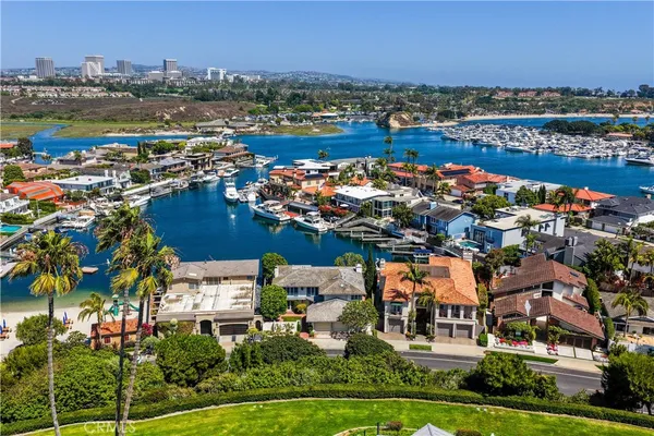 $10,800,000 | 1100 Polaris Drive, Newport Beach, CA 92660