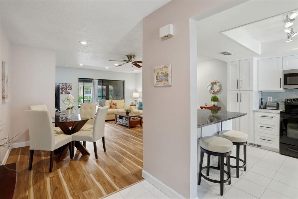 2538 Oakleaf Lane, Unit 33B Clearwater, FL 33763 - Photo 5 of 60