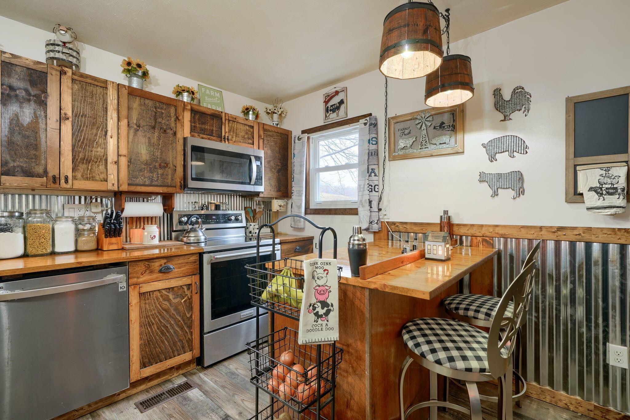 448 Jackson Furnace Road Oak Hill, OH 45656 - Photo 19 of 33 19. Kitchen