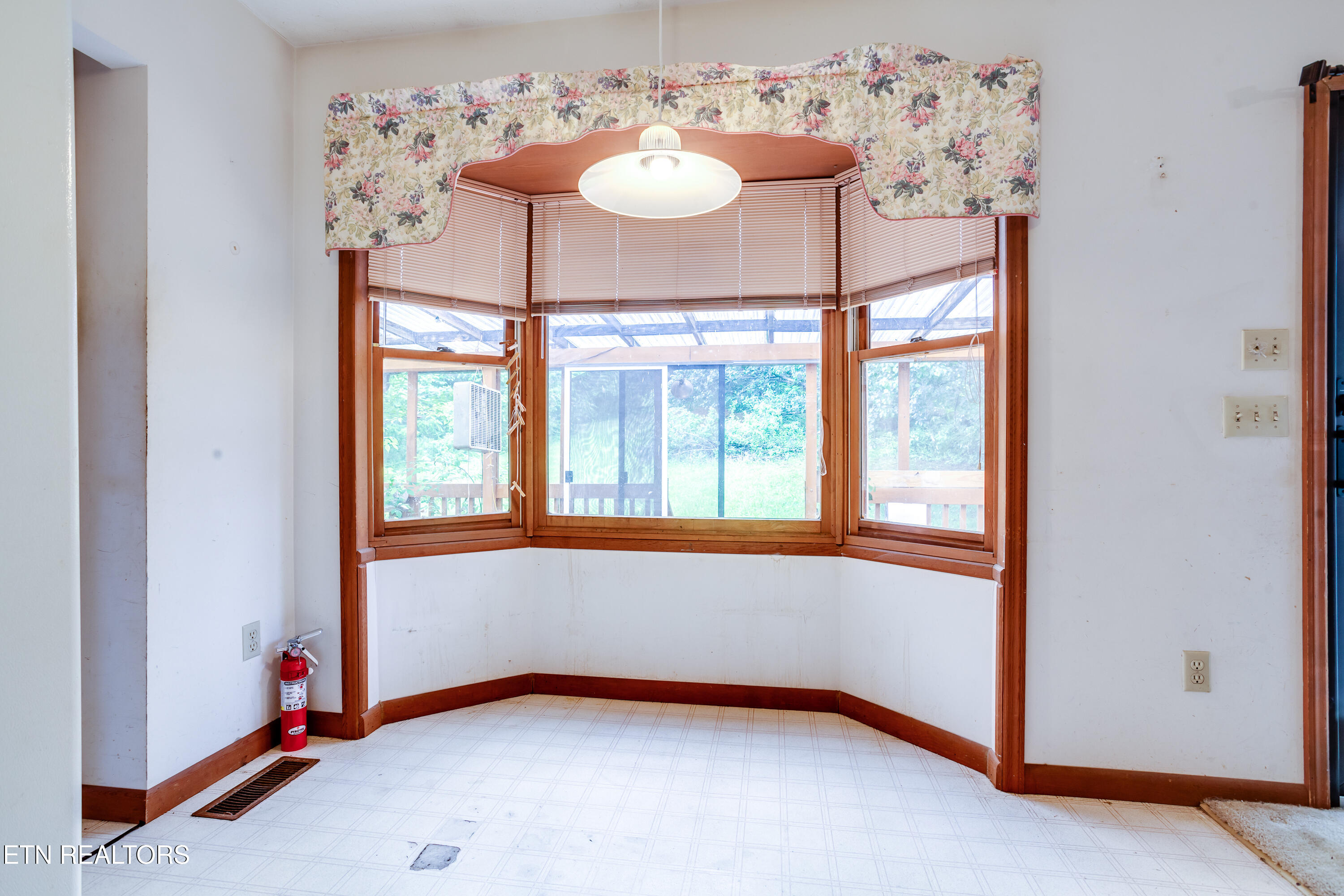 375 Rainbow Road Sevierville, TN 37862 - Photo 22 of 58 021250503-1-375RainbowRdSeviervilleTn-SM