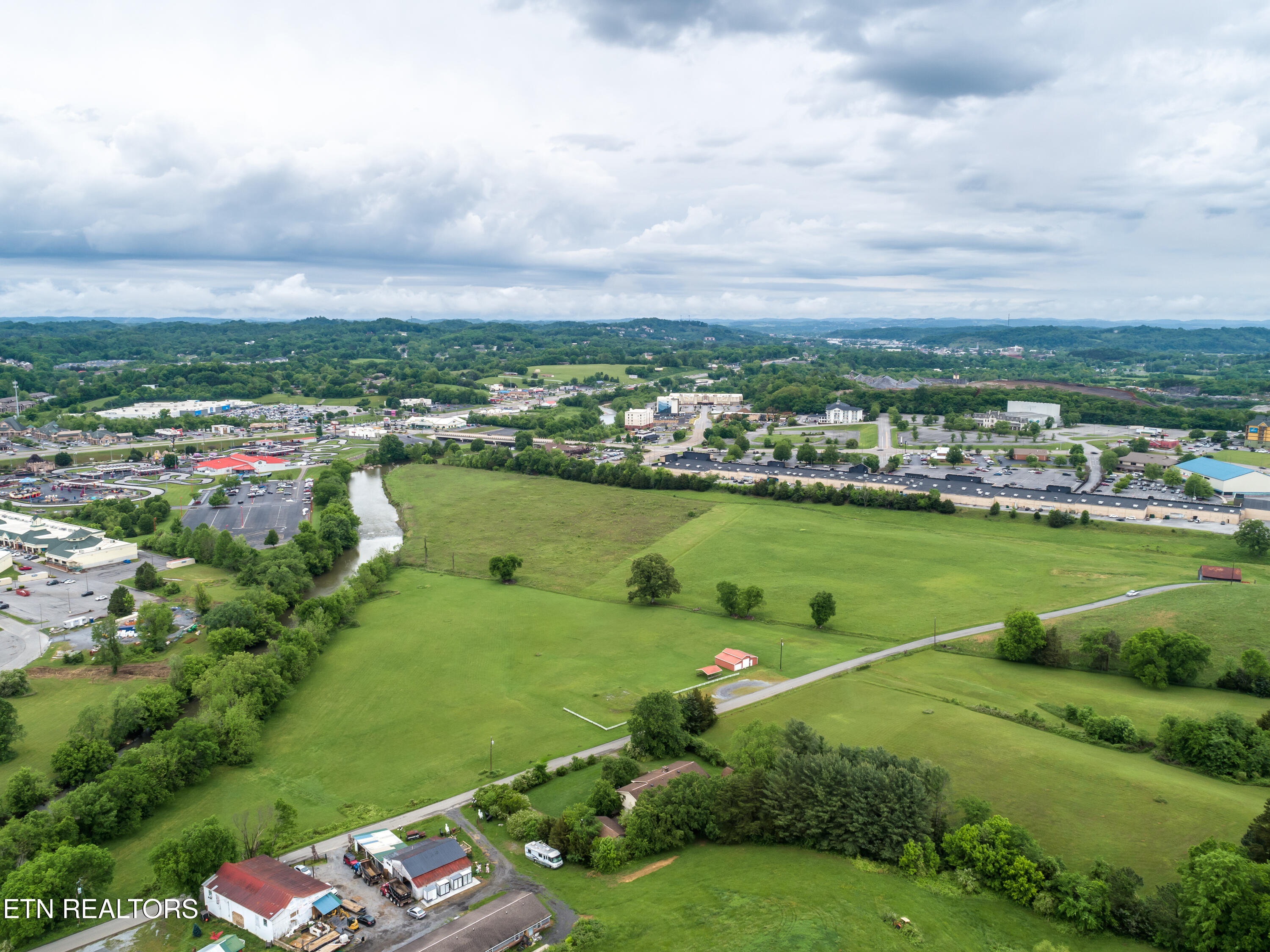 375 Rainbow Road Sevierville, TN 37862 - Photo 54 of 58 063250503-1-375RainbowRdSeviervilleTn-SM
