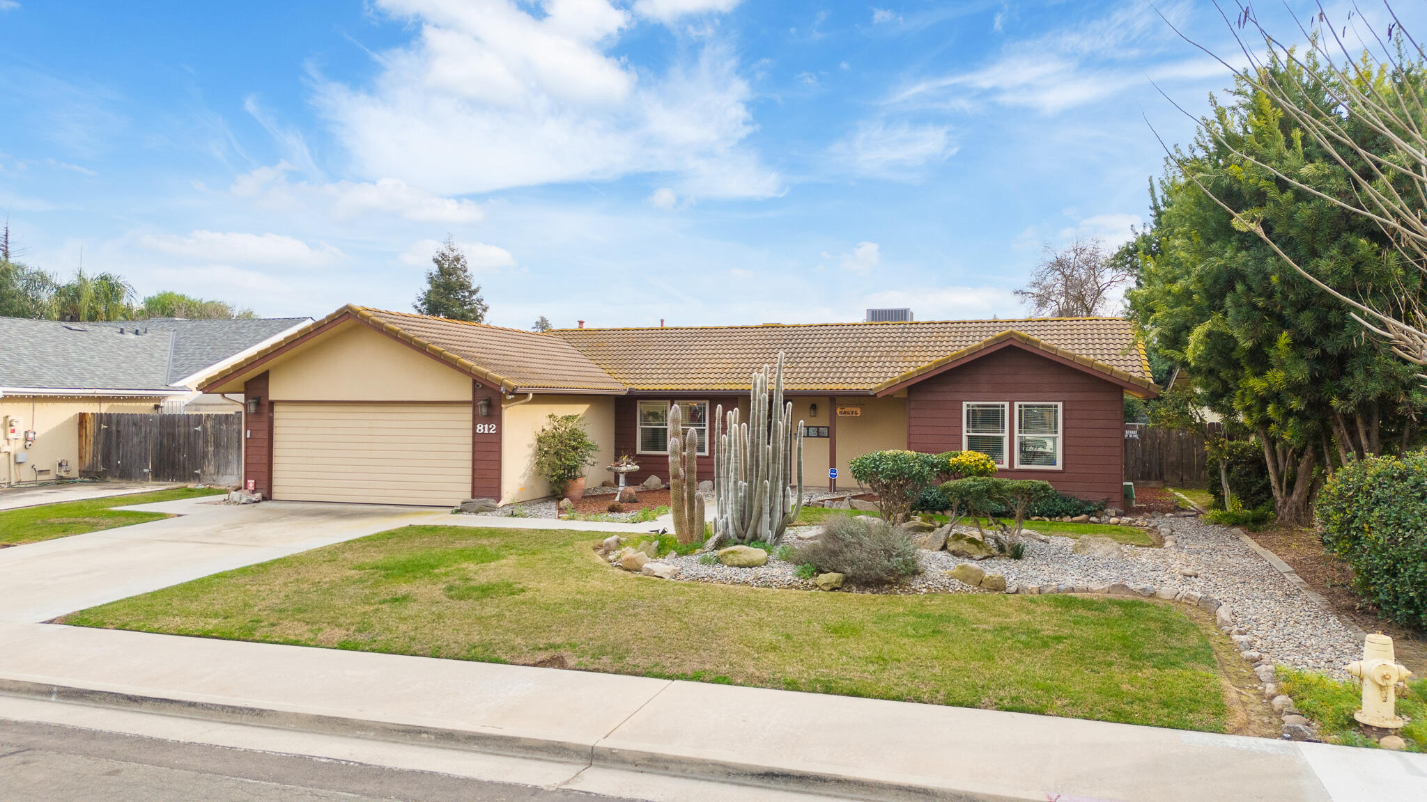 812 Woods Place Exeter, CA 93221 - Photo 30 of 47 4 Exterior Right
