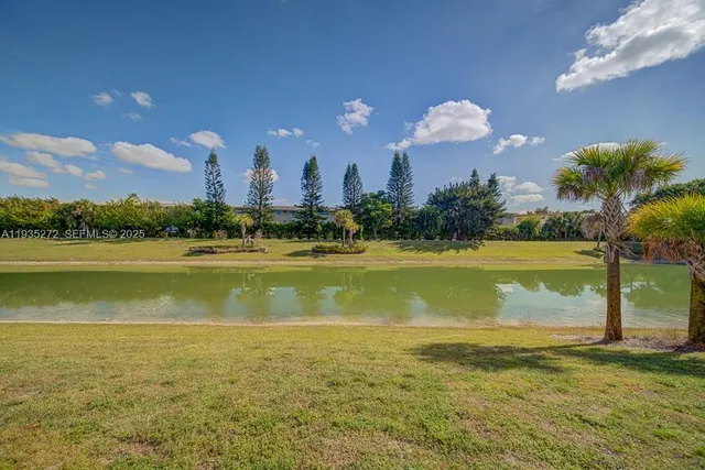 $4,300 | 1023 Eucalyptus Drive, Hollywood, FL 33021