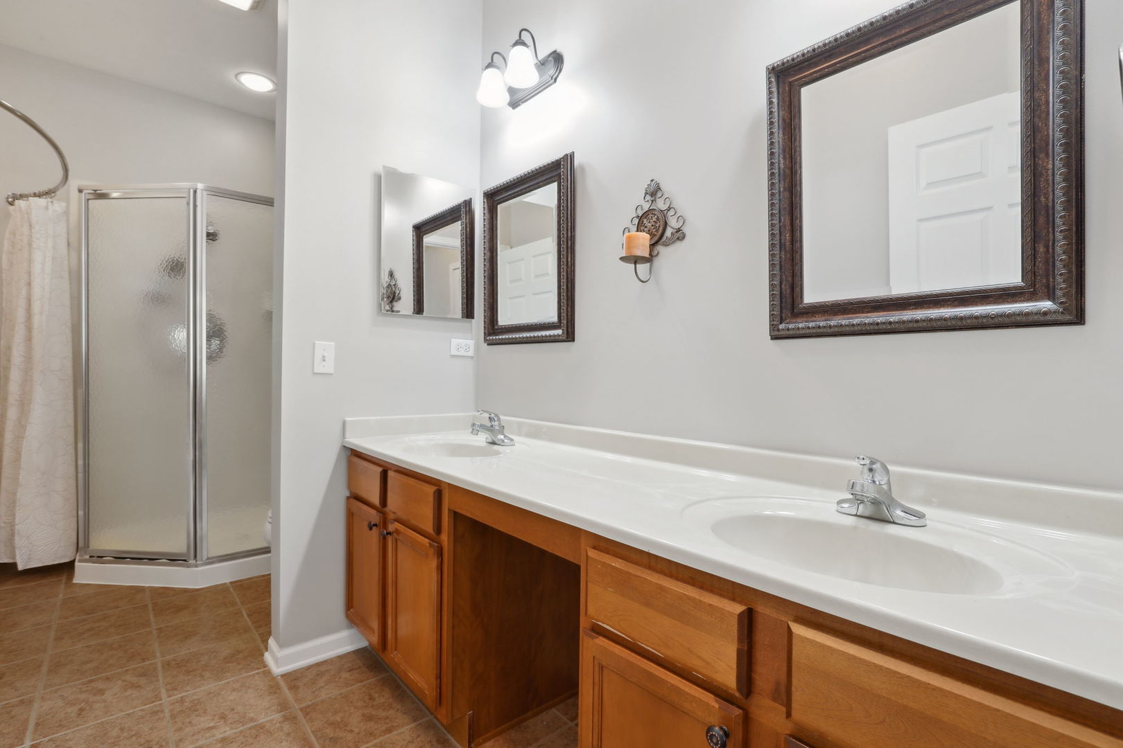 1003 Hummingbird Way Bartlett, IL 60103 - Photo 12 of 39 Gallery Image 12