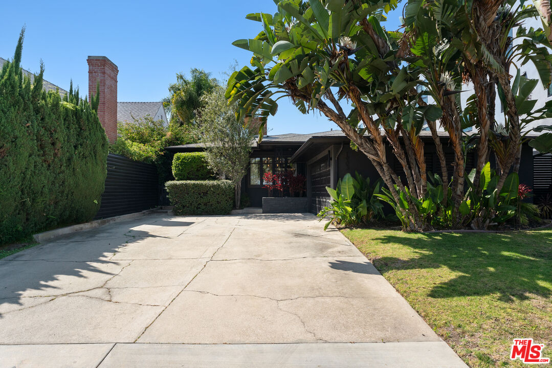 1903 Preuss Road Los Angeles, CA 90034 - Photo 1 of 44 Gallery Image 1