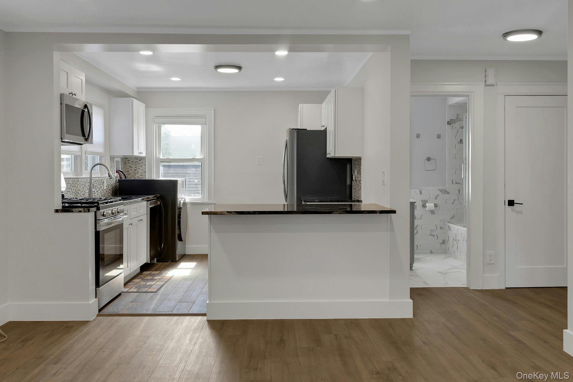 64 Lyons Road, Unit 2 / 2 Scarsdale, NY 10583 - Photo 6 of 42 Gallery Image 6
