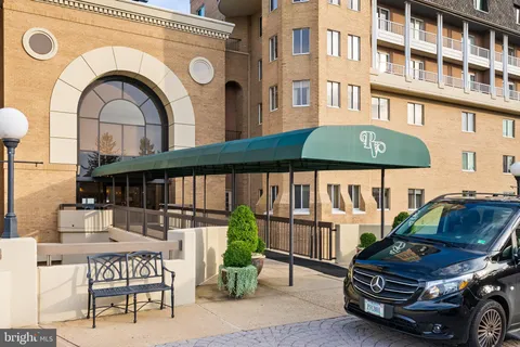 a picture of a wall with a white wall and a picture