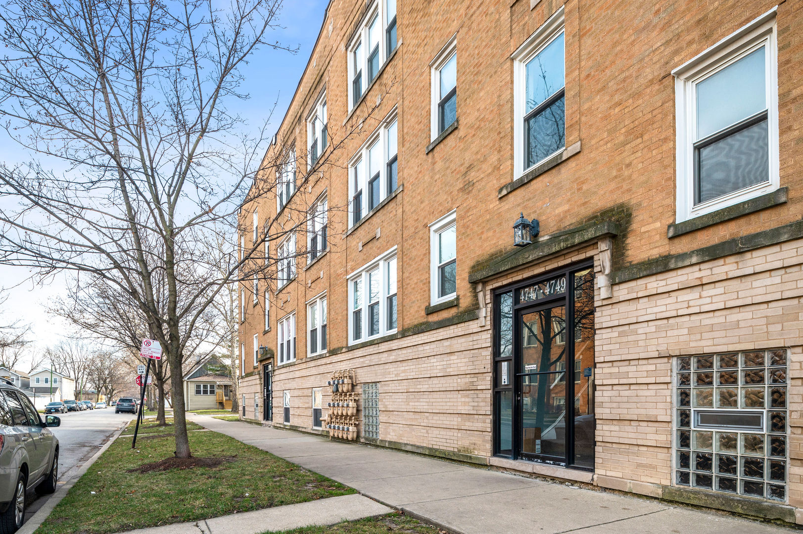 4749 West Roscoe Street, Unit 1, Chicago, IL 60641 Compass