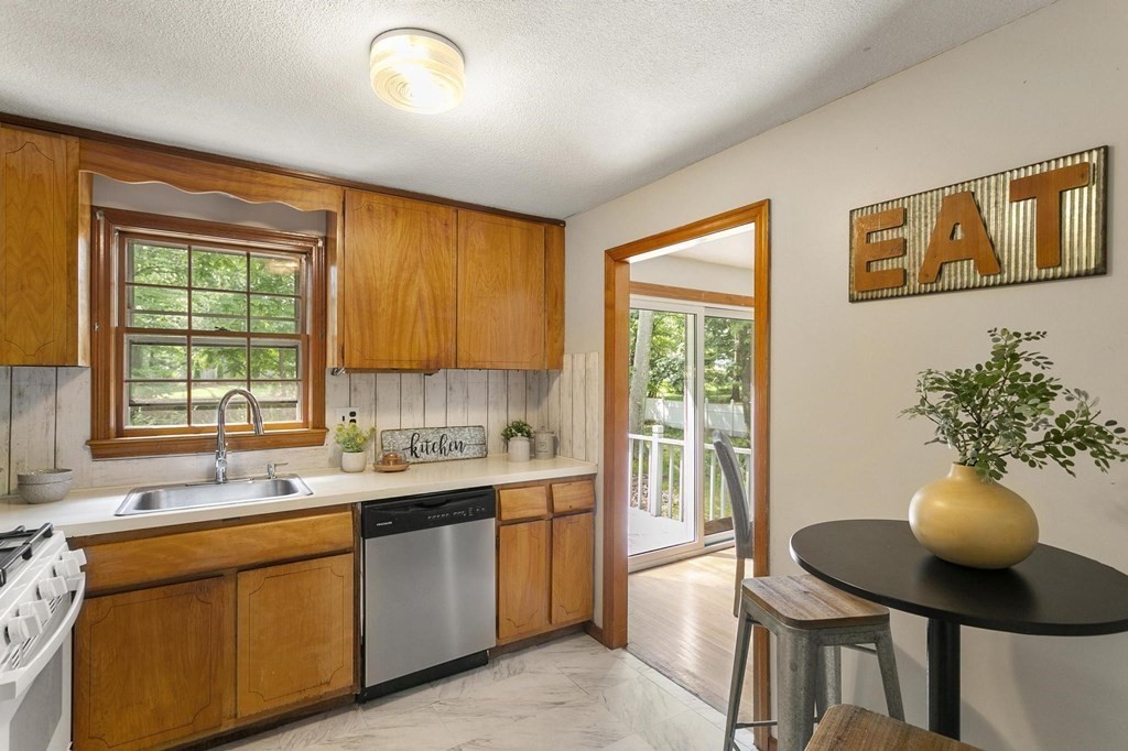 121 A Wilmington Road Burlington, MA 01803 - Photo 12 of 38 Gallery Image 12