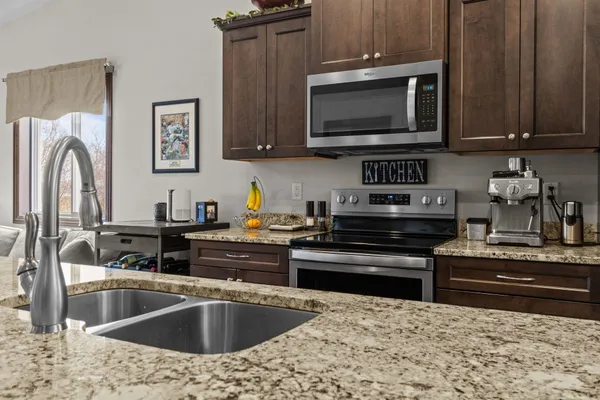 $369,900 | 1054 Willis Way, Appleton, WI 54913