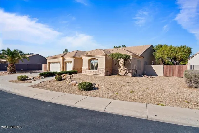 $699,000 | 4662 West Fallen Leaf Lane, Glendale, AZ 85310