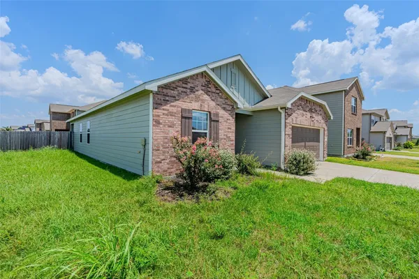$2,150 | 6307 Highland Hts Drive, Richmond, TX 77469