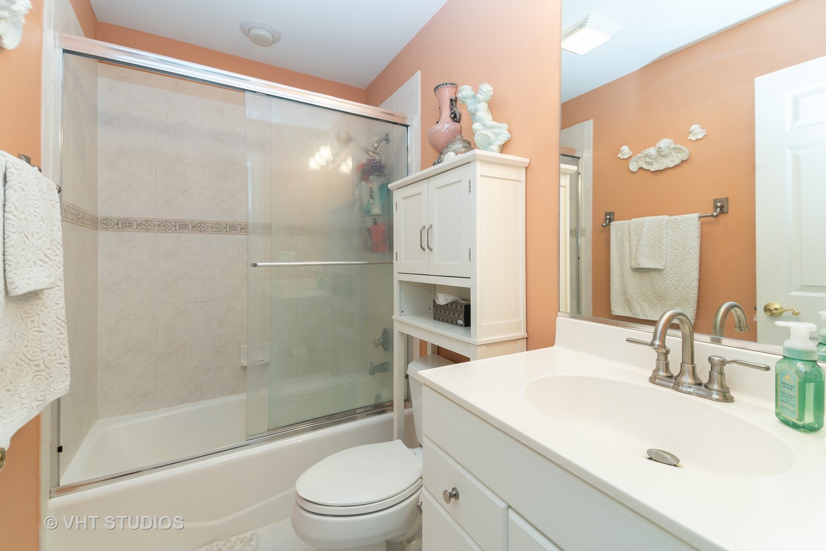 8 Torrin Rocks Cove Inverness, IL 60010 - Photo 21 of 30 a bathroom with a sink a toilet and shower