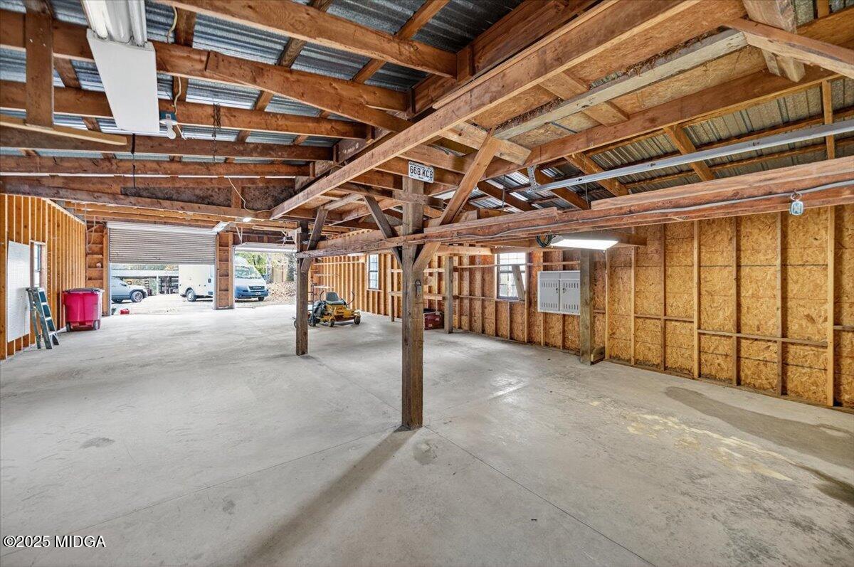 5682 Hartley Bridge Road Macon, GA 31216 - Photo 47 of 79 Shop Interior