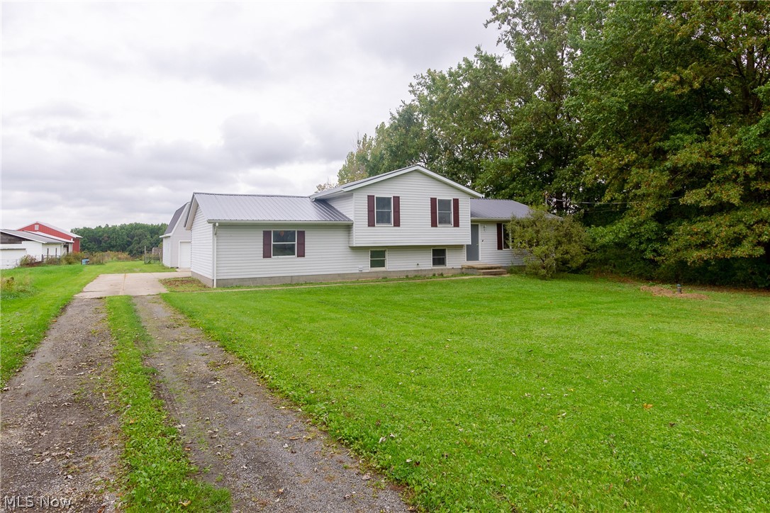 7415 Hughes Road Ravenna, OH 44266 - Photo 2 of 33