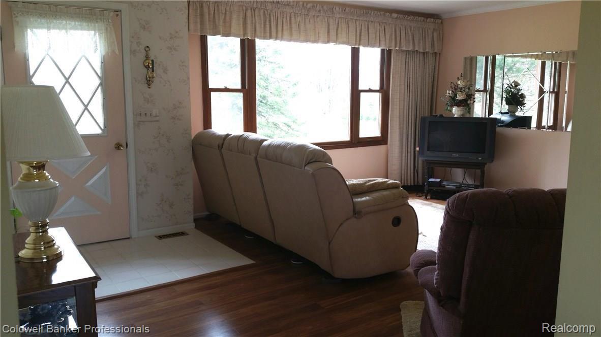 4242 West Brocker Road Metamora, MI 48455 - Photo 9 of 18 Entry into living room