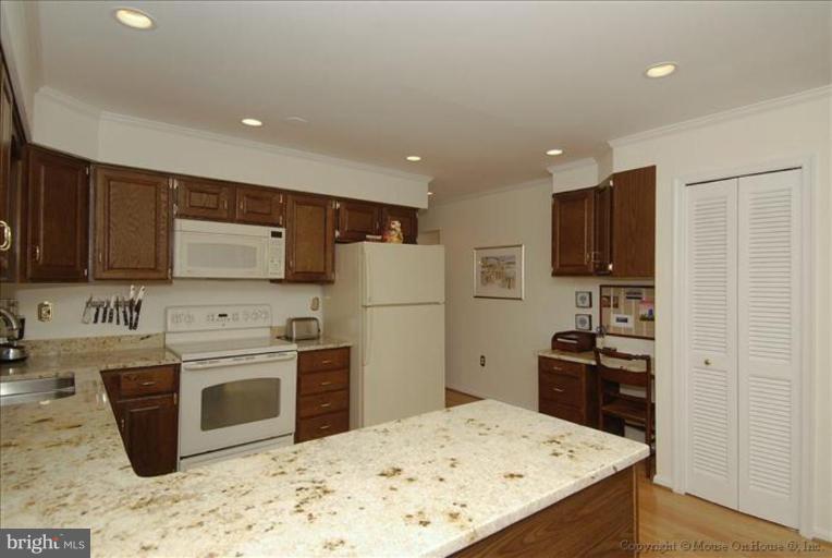 2024 Adams Hill Road Vienna, VA 22182 - Photo 16 of 30 Kitchen
