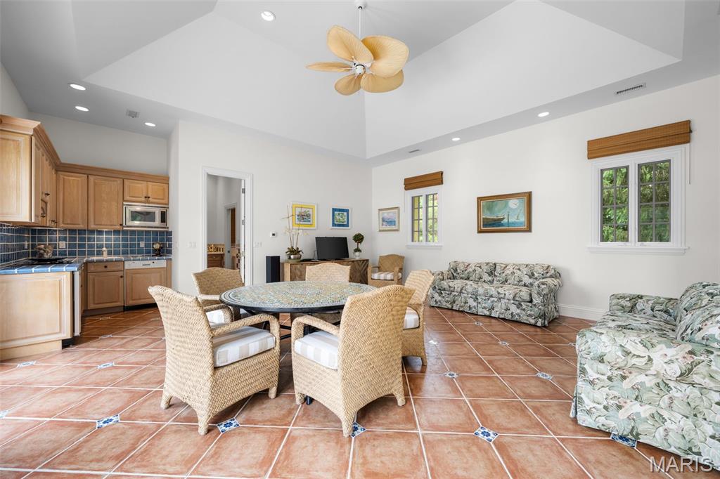 760 Kent Road Ladue, MO 63124 - Photo 51 of 61