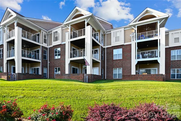 $689,900 | 18525 Harborside Drive, Cornelius, NC 28031