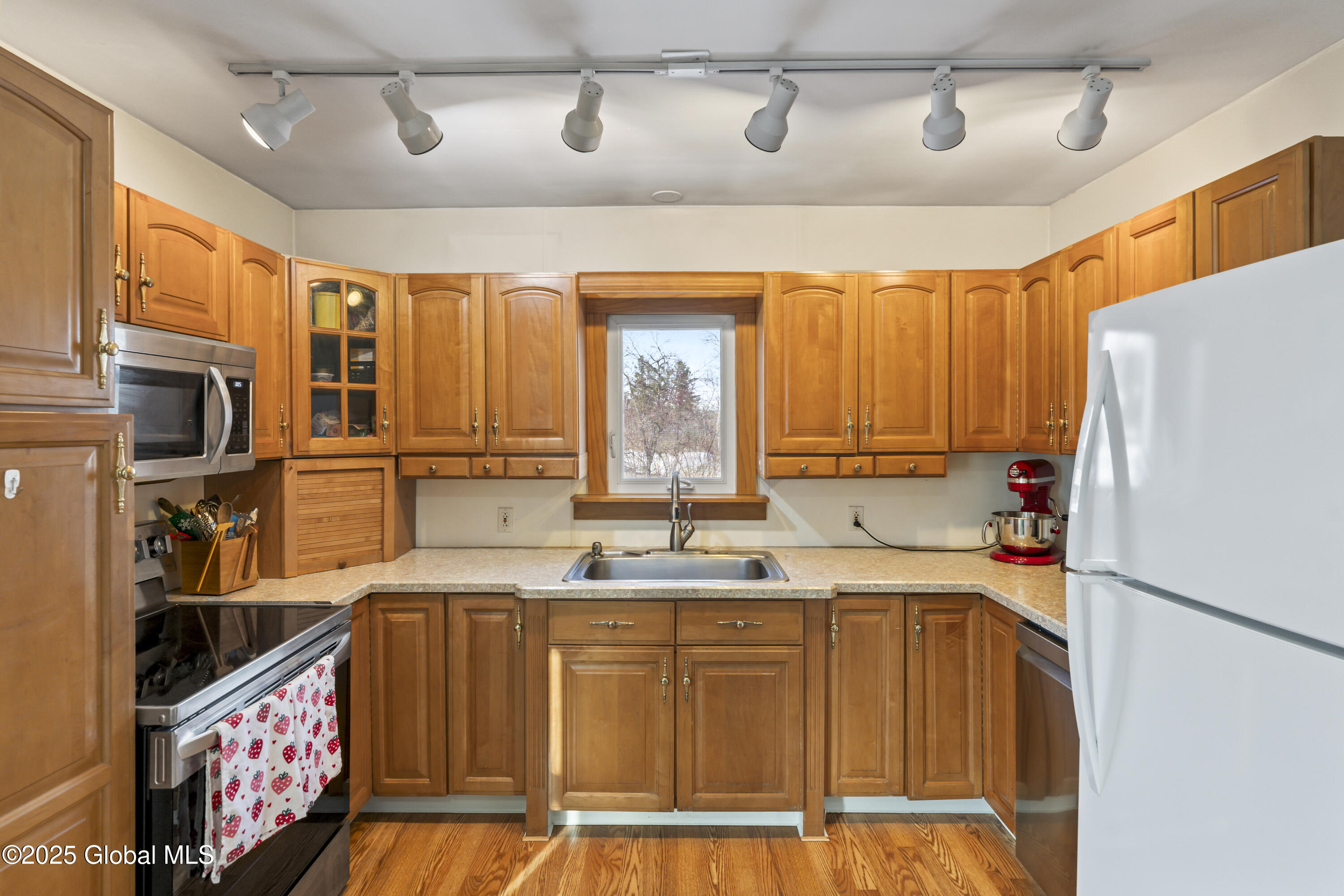 1291 Putnam Road Schenectady, NY 12306 - Photo 5 of 48 5
