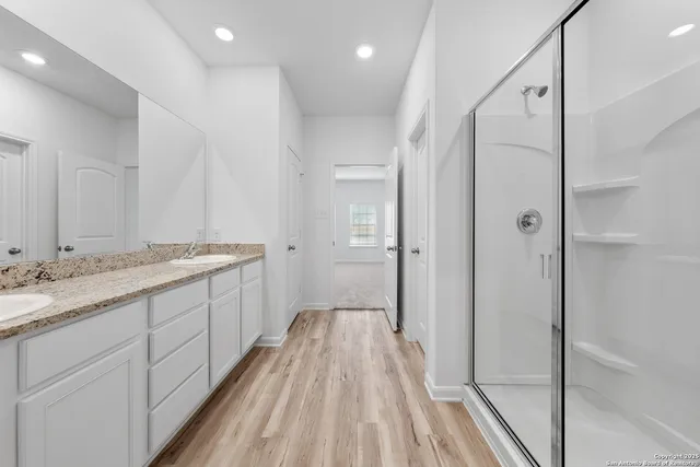 $370,900 | 16036 Stratford Cove, Lytle, TX 78052