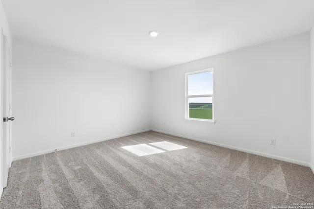 $370,900 | 16036 Stratford Cove, Lytle, TX 78052