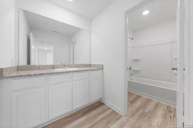 $370,900 | 16036 Stratford Cove, Lytle, TX 78052