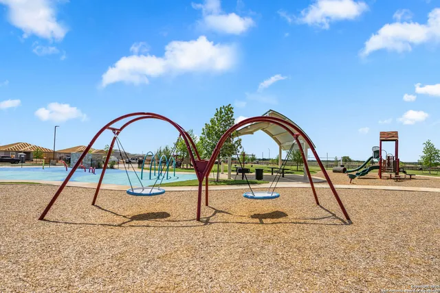 $370,900 | 16036 Stratford Cove, Lytle, TX 78052