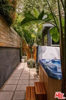 $1,799,000 | 2583 Canyon Drive, Los Angeles, CA 90068