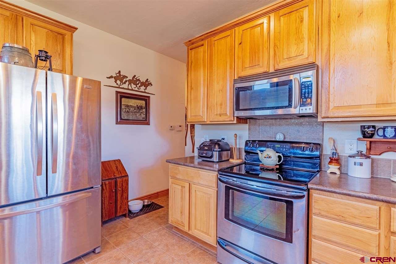 16760 Shavano Valley Road Montrose, CO 81403 - Photo 5 of 31 Gallery Image 5