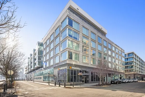 $1,638,000 | 1000 Ave Port, Weehawken, NJ 07086