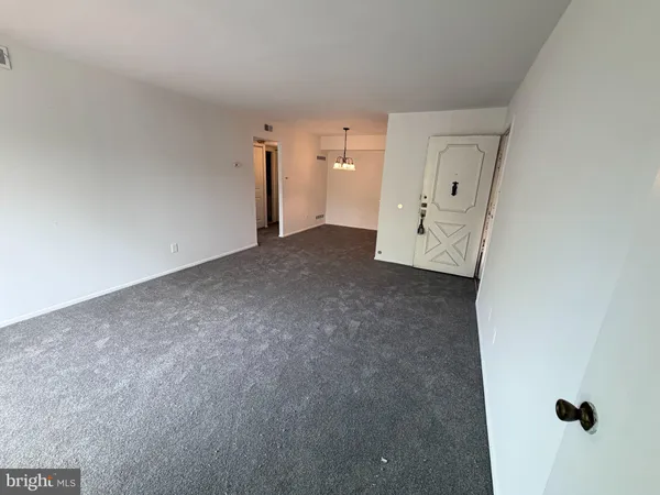 $172,000 | 5200 Hilltop Drive, Brookhaven, PA 19015