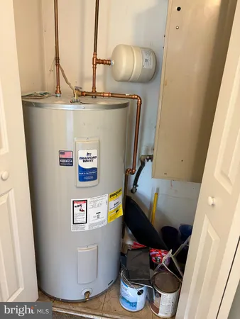 $172,000 | 5200 Hilltop Drive, Brookhaven, PA 19015