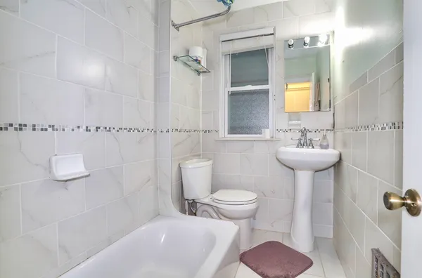 $2,950 | 12 Romaine Avenue, Unit 1, Jersey City, NJ 07306