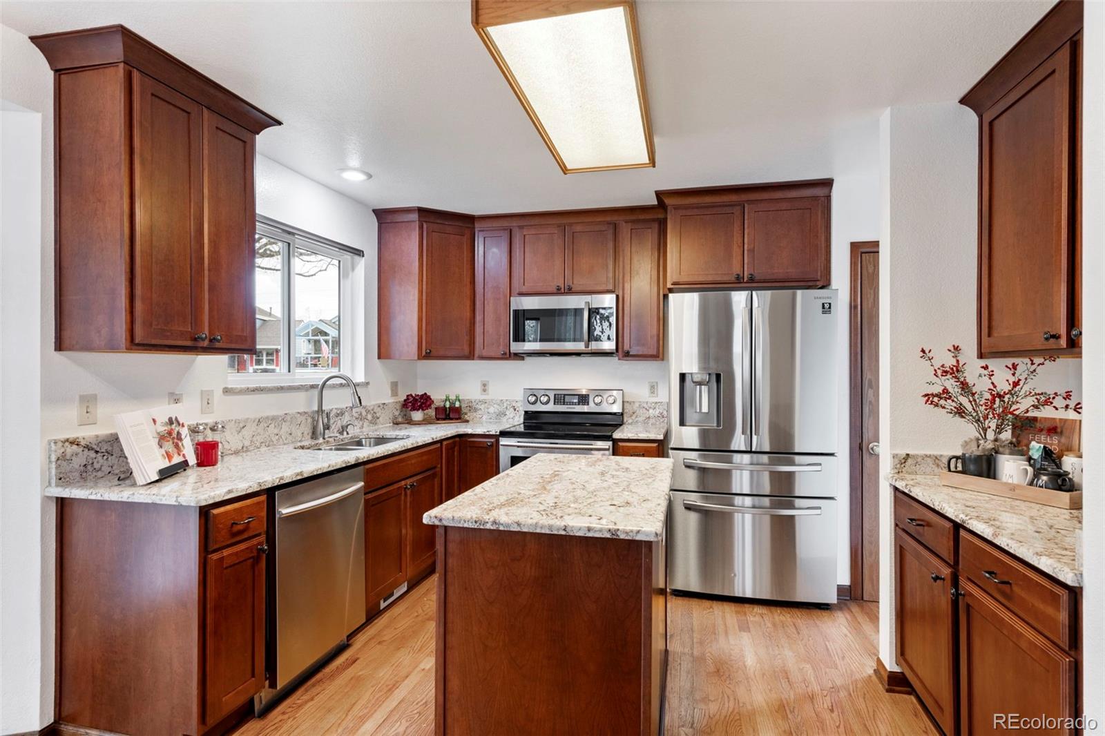 8254 South Reed Street Littleton, CO 80128 - Photo 7 of 42 Gallery Image 7