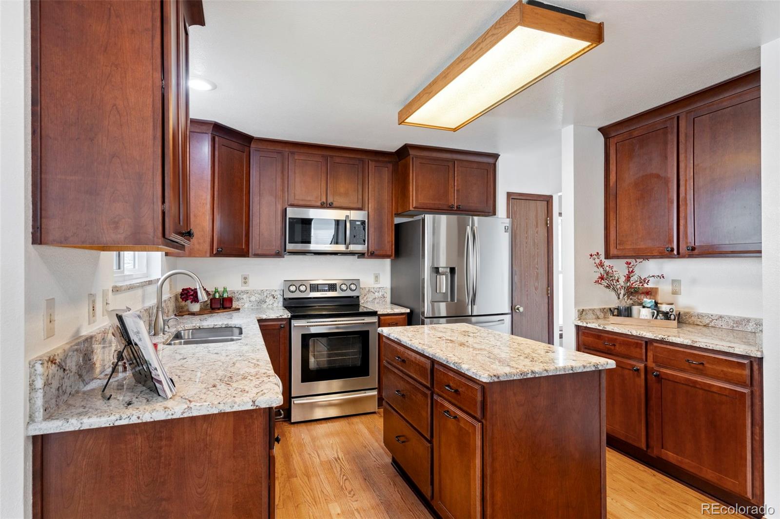 8254 South Reed Street Littleton, CO 80128 - Photo 8 of 42 Gallery Image 8